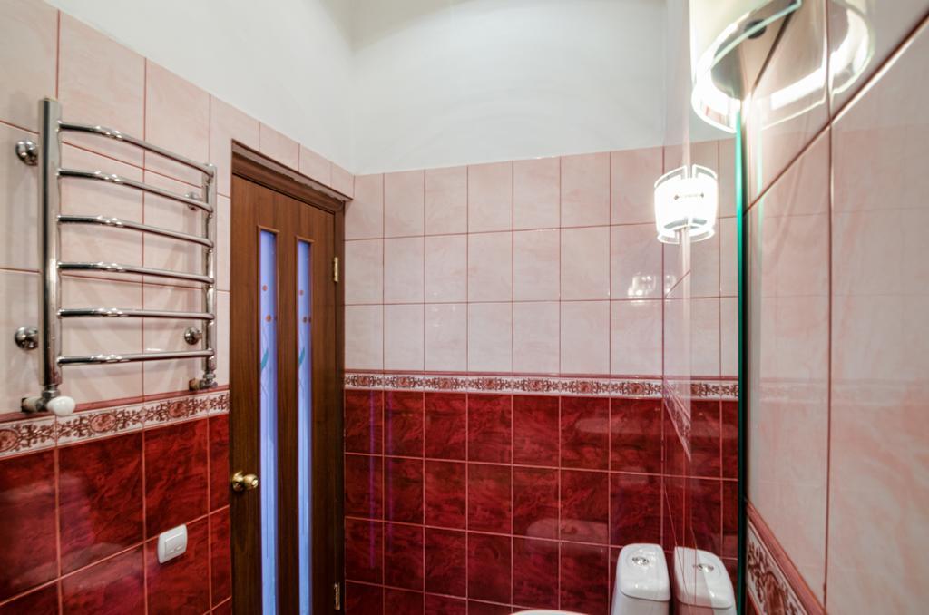 Leogrand Apartments On Kniazia Romana 26 リヴィウ エクステリア 写真